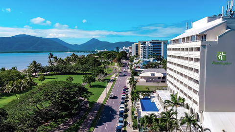 Holiday Inn Cairns Harbourside - Accommodation Adelaide 0