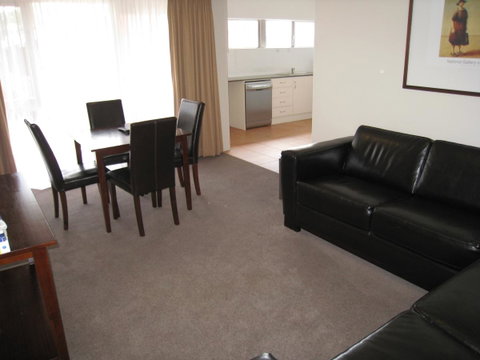 Forrest Hotel & Apartments - Accommodation Adelaide 14