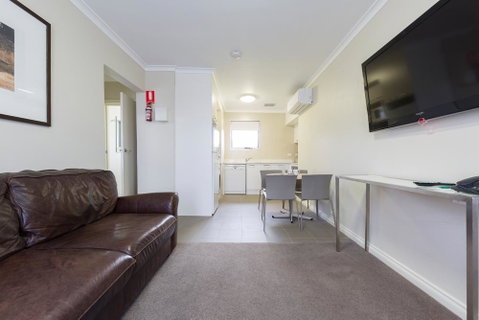 Forrest Hotel & Apartments - Accommodation Adelaide 2