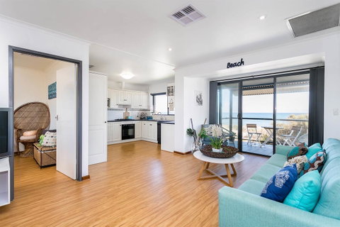 Blissful Beachfront Beachouse - Accommodation Adelaide 7
