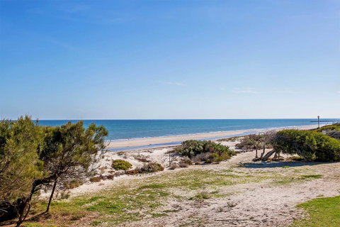 Blissful Beachfront Beachouse - Accommodation Adelaide 1