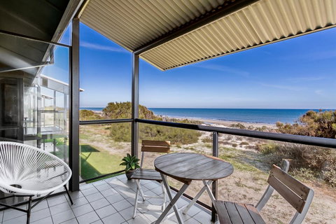 Blissful Beachfront Beachouse - Accommodation Adelaide 4
