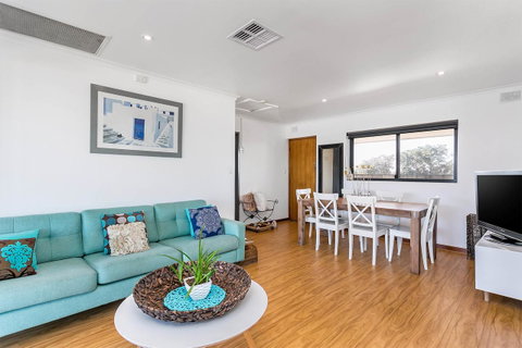 Blissful Beachfront Beachouse - Accommodation Adelaide 5