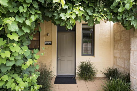 The Louise - Accommodation Adelaide 5