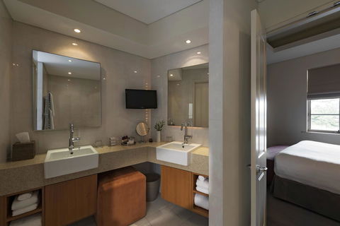 The Louise - Accommodation Adelaide 17