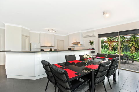 'The Hidden Diamond' - Normanville - Accommodation Adelaide 12