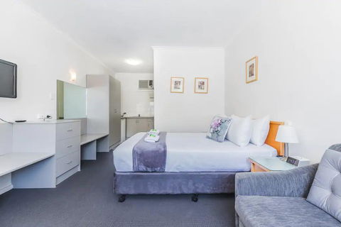 Hi 5 Glenelg Studio Apartment - Accommodation Adelaide 2