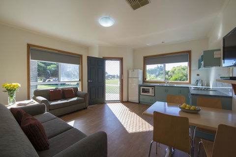 The Retreat West Beach Parks - Accommodation Adelaide 23
