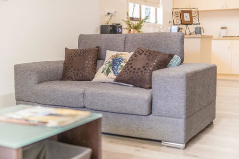Tanunda\'s Magpie House - Accommodation Adelaide 0
