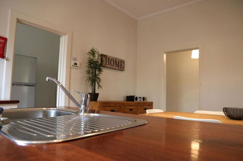 Merellaan - Accommodation Adelaide 8