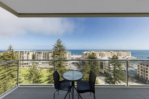 Oaks Glenelg Liberty Suites - Accommodation Adelaide 11