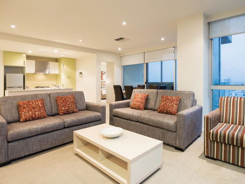 Oaks Glenelg Liberty Suites - Accommodation Adelaide 25