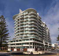 Oaks Liberty Towers - Accommodation Adelaide