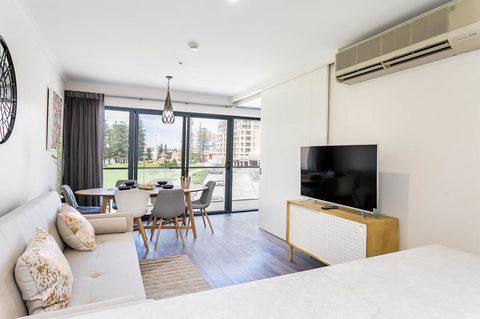 Heart Of Glenelg BnB - Accommodation Adelaide 8