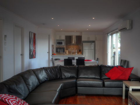 Home On Torrens - Accommodation Adelaide 28