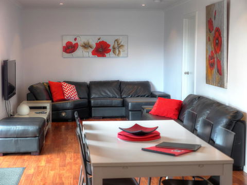 Home On Torrens - Accommodation Adelaide 24