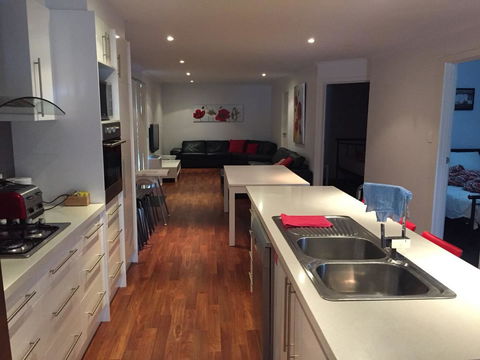 Home On Torrens - Accommodation Adelaide 1