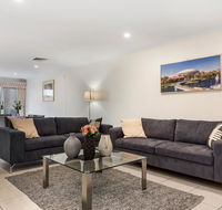 Close to City - Spacious 3 Bedroom Townhouse - Accommodation Adelaide