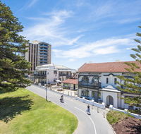 Seawall Apartments - Accommodation Adelaide