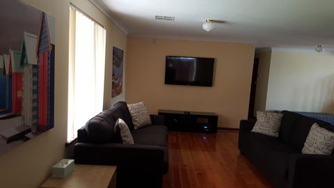 Breeze On Scenic - Accommodation Adelaide 1