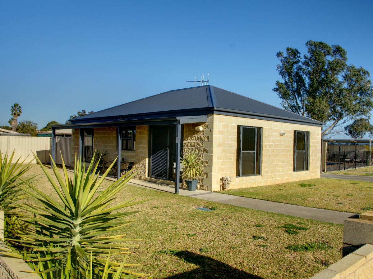 Mulwala NSW Accommodation Adelaide