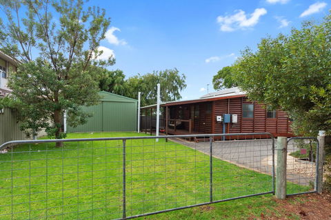 The Log Cabin - 47 Jetty Road - Accommodation Adelaide 6