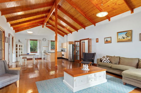 The Log Cabin - 47 Jetty Road - Accommodation Adelaide 8