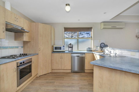 The Lighthouse - Port Willunga - C21 SouthCoast Holidays - Accommodation Adelaide 6