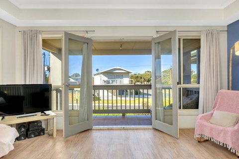 The Lighthouse - Port Willunga - C21 SouthCoast Holidays - Accommodation Adelaide 2