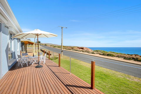 Salomon Sea Haus - Sellicks Beach - C21 SouthCoast Holidays - Accommodation Adelaide 0