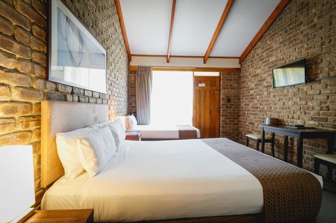 The Lodge By Manna - Accommodation Adelaide 10