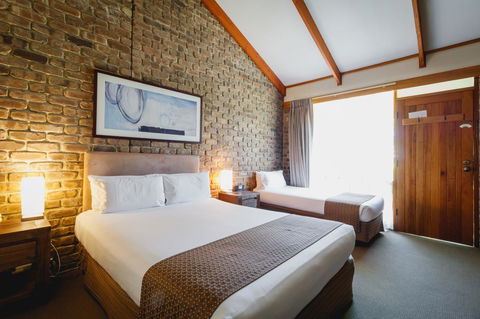 The Lodge By Manna - Accommodation Adelaide 9