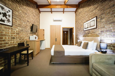 The Lodge By Manna - Accommodation Adelaide 1