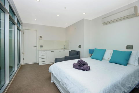 Glenelg Skyline Penthouse - Accommodation Adelaide 12