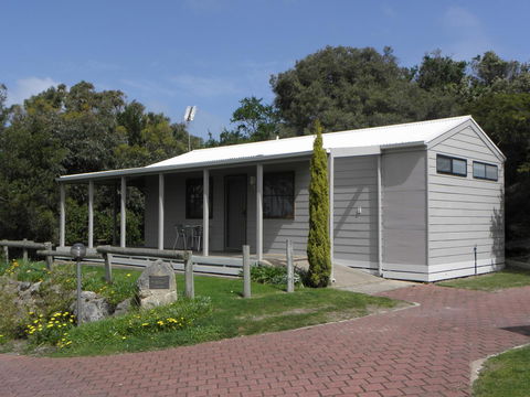 Lakeside Tourist Park - Accommodation Adelaide 1