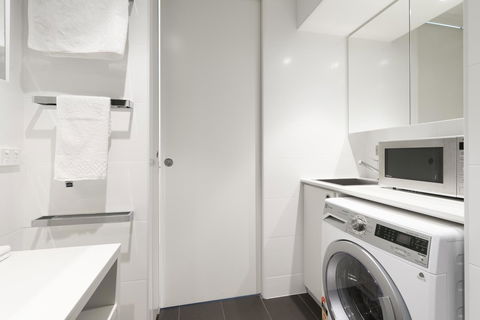 Ther-Rich Elegant 1BR Apartment In Walkerville - Accommodation Adelaide 25