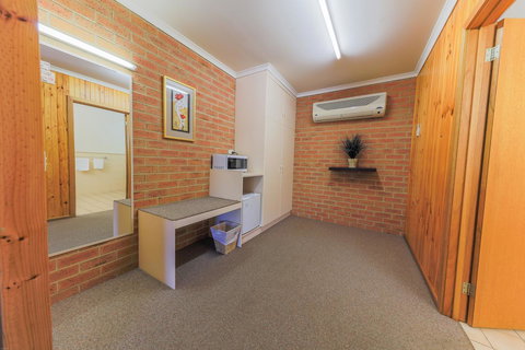 Country Roads Motor Inn Naracoorte - Accommodation Adelaide 5