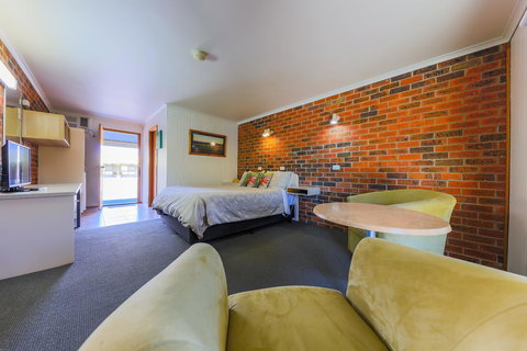 Country Roads Motor Inn Naracoorte - Accommodation Adelaide 7
