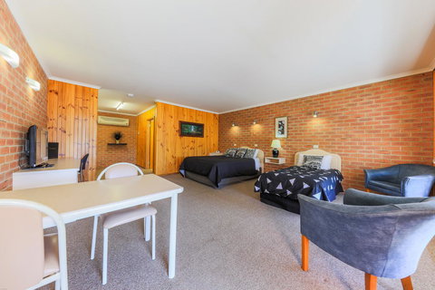 Country Roads Motor Inn Naracoorte - Accommodation Adelaide 25
