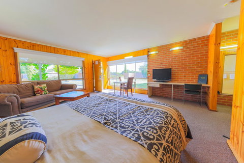 Country Roads Motor Inn Naracoorte - Accommodation Adelaide 0