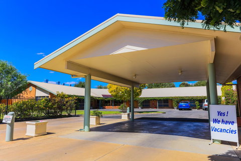 Country Roads Motor Inn Naracoorte - Accommodation Adelaide 1
