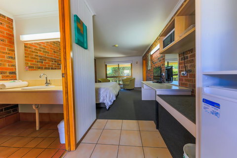 Country Roads Motor Inn Naracoorte - Accommodation Adelaide 12