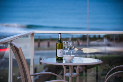 Stylish 3 Bedroom Beachview Apartment - Accommodation Adelaide 3