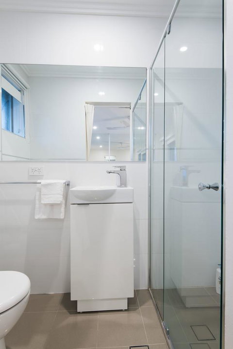 Stylish 3 Bedroom Beachview Apartment - Accommodation Adelaide 2