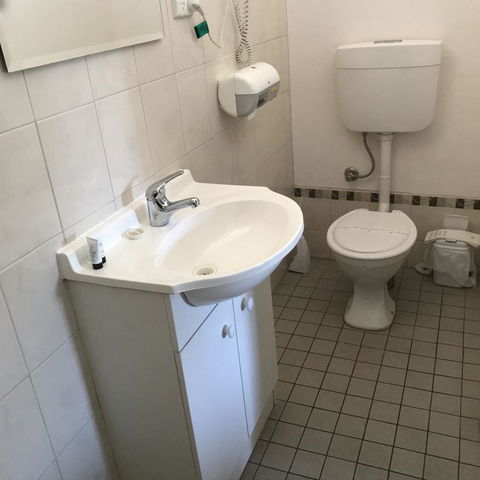 Travelway Motel - Accommodation Adelaide 1