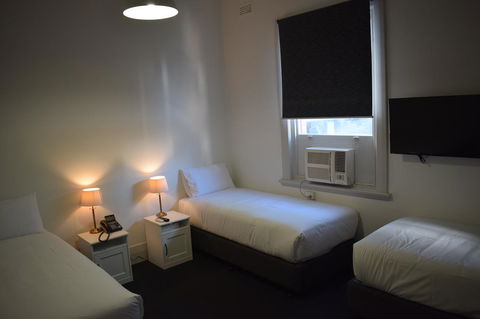 Ambassadors Hotel - Accommodation Adelaide 17
