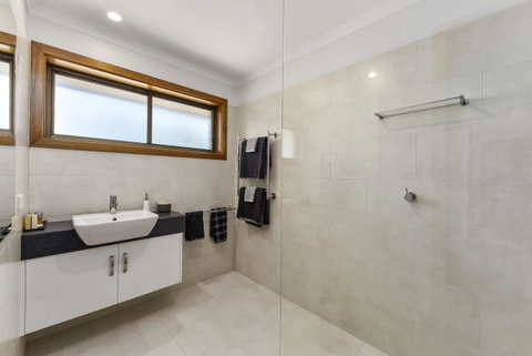 City Four Apartment - Accommodation Adelaide 4