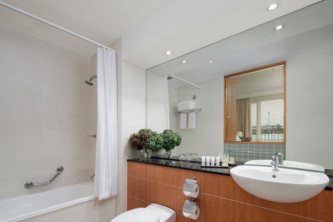 Rydges Newcastle - Accommodation Adelaide 20