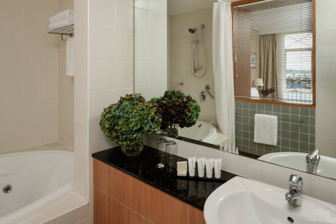 Rydges Newcastle - Accommodation Adelaide 15
