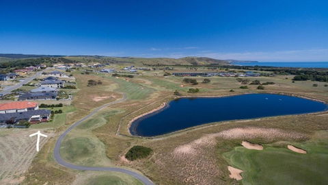 Golfers Paradise (18th Tee) - 52 Huntingdale Drive - Accommodation Adelaide 7